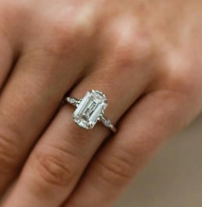 Anillo Solitario de Diamante Blanco Esmeralda de Aniversario, Joyería de Plata Esterlina para Ella, Diseño Clásico, Regalo Romántico, Cómodo - Product Image 3