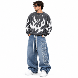 Suéter de Punto Gráfico Gris Carbón para Hombre, Oversize, con Patrón Abstracto Blanco, Cuello Redondo, Estilo Urbano Premium - Product Image 1