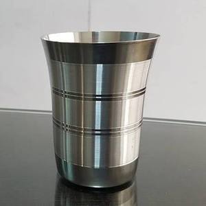แก้วสแตนเลสสองชั้นลายเส้นดีไซน์มินิมอลสำหรับผู้ใหญ่ใช้เดินทาง - Product Image 2