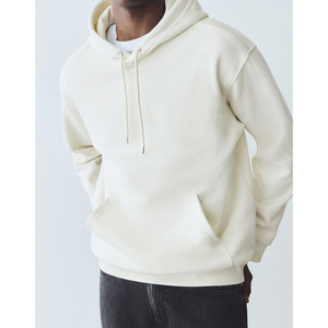 Sudadera con Capucha Beige Personalizada al por Mayor con Logotipo Bordado e Impreso, Material de Algodón y Poliéster Suave, Diseños Personalizados Cómodos para Invierno - Product Image 1