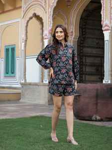 Chemise en coton à imprimé floral bleu foncé, ensemble trois pièces avec crop top pour femmes, prix de gros disponible - Product Image 6