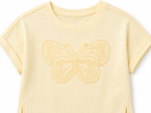 Camiseta para niñas con bordado de mariposas en amarillo pastel, mezcla de algodón suave, manga corta, informal, elegante, para el día a día, cómoda. - Product Image 4