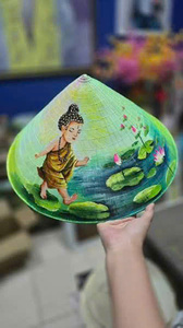 Chapeau traditionnel vietnamien en gourde sculptée à la main, très demandé |   Accessoire photo et souvenir culturel écologiques et durables - Product Image 3