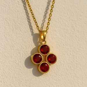 Colgante de granate en plata de ley 925 chapada en oro de 14 quilates, piedra de nacimiento de enero, joyería hecha a mano, regalo para mujer - Product Image 4