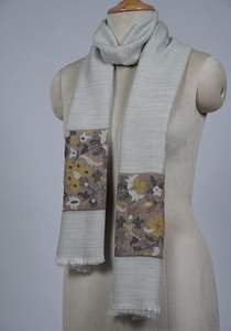 Châle en cachemire et laine fine VIC pour femmes |   Bordure florale tissée élégante |   Couverture Douce et Chaude de Qualité Supérieure |   70 x 200 cm - Product Image 6