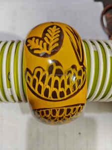 Brazaletes de latón del fabricante de resina Vintage de color clásico con perlas, diamantes, regalos de aniversarios cristianos florales - Product Image 5