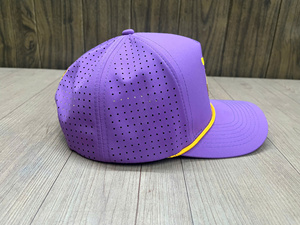 Fabricant de chapeaux Casquette à 5 panneaux Casquette de baseball imperméable Casquette de golf avec logo en caoutchouc personnalisé pour hommes avec trou découpé au laser avec corde - Product Image 4