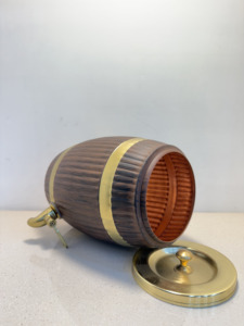 Distributeur d'eau en cuivre pur à grain de bois premium, 11L, forme de baril côtelé, Matka ayurvédique, étanche, en métal, avec robinet - Product Image 2