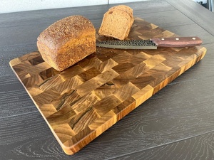 Tabla de cortar rectangular de madera con diseño de agarre fácil - Product Image 6