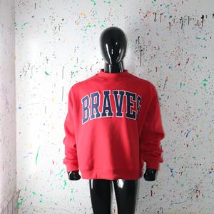 เสื้อสเวตเชิ้ตคอเต่า BRAVES สีแดง ปักลายสีน้ำเงิน 100% ด้วยด้ายคุณภาพสูง - Product Image 5