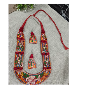 Juego de Joyería de Madera Hecho a Mano por Diseñadores, Collar y Aretes con Acabado Natural para Mujer - Product Image 3