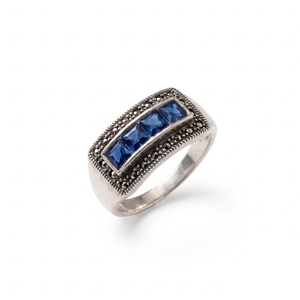 Anillo de Plata de Ley 925 con Topacio Azul Natural Cuadrado y Marcasita, Joyería Fina, Memoria Jewels, Venta al Por Mayor - Product Image 1