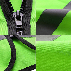 Gilet de sécurité réfléchissant haute visibilité vert avec plusieurs poches et sangles réglables pour le travail et la construction routière - Product Image 6