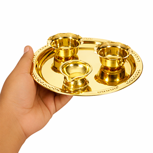 Ensemble d'assiettes rondes en laiton Aarti avec supports pour Diya et Kumkum pour la Pooja quotidienne, les rituels du temple et les occasions festives - Product Image 1