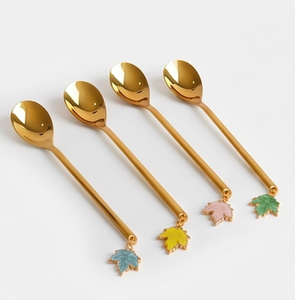 Ensemble de couverts élégants en or coloré, style porte-clés, motif feuille, pour mariage, dîner, cuisine, fête et décoration de table unique - Product Image 1
