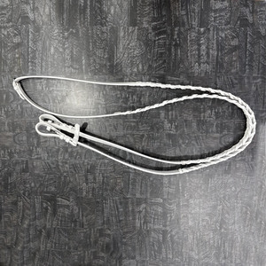 Bridon de course en cuir blanc de qualité supérieure avec rênes en cuir tressé, muserolle et frontal rembourrés - Product Image 5