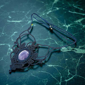 Collier en macramé d'améthyste naturelle fait main, pendentif bohème, cristal de guérison, tressé noir, réglable - Product Image 4
