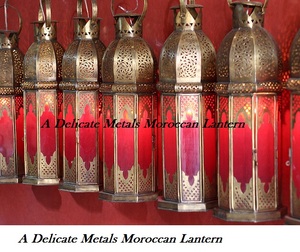 Lanterne marocaine en fer et verre, artisanale, portable, aux couleurs vives et aux formes géométriques, lampe de table décorative pour la maison, Noël, DL-048 - Product Image 1