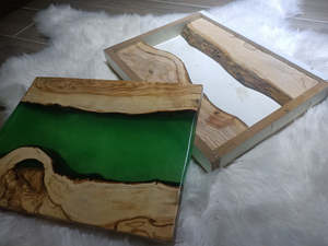 Tabla de Servir de Madera de Acacia y Resina Epoxi de Diseño, Duradera y Rústica, para Queso, Charcutería, Pan, Frutas y Especialidades - Product Image 3