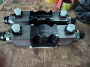 ใหม่ไฮดรอลิกวาล์วตามสัดส่วน KDG4V-5-33C50N-Z-M-U-H7-30 KDG4V-5-2C50N-H-M-U-H7-30 โซลินอยด์วาล์วรับประกัน 1 ปี - Product Image 1