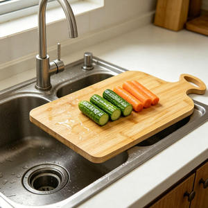 Las tablas de cortar de madera más populares y novedosas del año 2026 son superficies versátiles que son aptas para cuchillos y se utilizan para preparar y servir alimentos. - Product Image 3