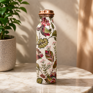 Bouteille d'eau artisanale en cuivre pur imprimée avec un motif floral, bouchon en cuivre étanche et finition élégante - Product Image 1
