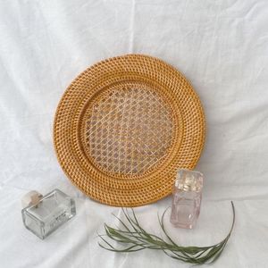 Plato de Ratán Natural para una Presentación Elegante de la Mesa, Base de Mimbre Tejida a Mano para Bodas, Cenas y Decoración del Hogar - Product Image 1