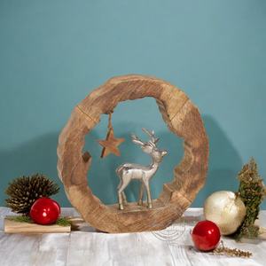 Cercle en bois de forme ronde avec cerf en métal plaqué argent sur le côté intérieur pour les décorations de Noël de luxe - Product Image 1