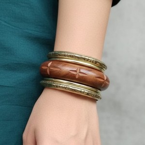 Pulseras de Madera Vintage Hechas a Mano con Elementos de Latón, Banda Redonda Pulida para Uso Diario, Regalo - Product Image 6