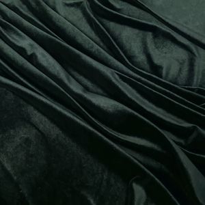 Tela de Terciopelo Verde Oscuro, 100% Poliéster, 130 GSM, Tejido Liso, Moderno, Suave, Cómodo y Transpirable para Vestidos y Trajes de Niñas - Product Image 6