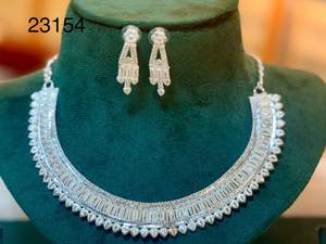 Nouvelle collection MOLL JEWELLERS : Parure florale tendance en alliage de zinc plaqué or 24 carats avec zircon, pour femme, cadeau de mariage (pour tierce personne) - Product Image 2