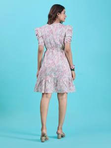 Vestido Formal Azul con Estampado Floral, Corte Ajustado y Evase, Cuello sin Mangas, Mangas Regulares, Dobladillo Evase Midi, Tela Georgette, Cintura Natural, para Niña - Product Image 3