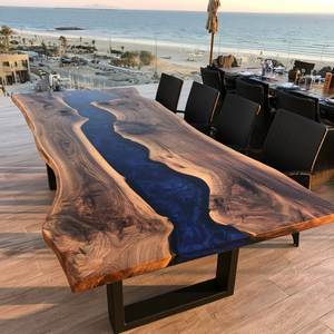 Table à manger moderne en résine avec bord naturel et design rivière en époxy bleu, grande table à manger en teck avec bord naturel et époxy pour 6 personnes, idéale pour un intérieur de luxe - Product Image 4