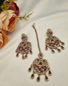 Ensemble collier long double couche, boucles d'oreilles et mangtika à motif floral traditionnel pour femmes, collection de bijoux de créateur. - Product Image 6