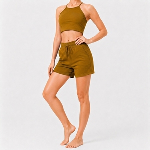 Ensemble haut court sans manches léger et short à taille haute avec cordon de serrage pour femmes, idéal pour un style estival confortable - Product Image 1
