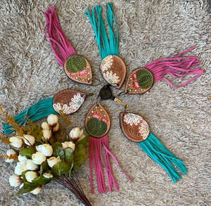 Vente chaude en cuir de vachette usiné Turquoise gland porte-clés personnalisé peint à la main doux en cuir véritable porte-clés pour multi-usage - Product Image 6