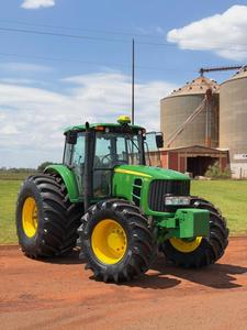 รถแทรกเตอร์มือสอง รุ่น 8270R รถไถเดินตาม 100 แรงม้า รถแทรกเตอร์สำหรับงานเกษตร ห้องโดยสารแบบปิด ขับเคลื่อนสี่ล้อ สำหรับงานภาคเกษตร - Product Image 3