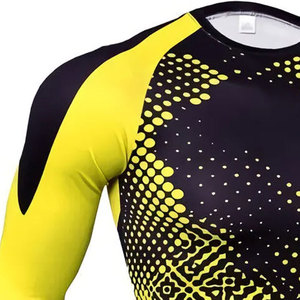 Rashguard classique uni pour hommes avec imprimé, idéal pour la pratique des arts martiaux traditionnels, ajustement sécurisé, bande antidérapante interne - Product Image 3