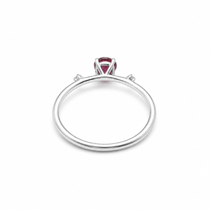 Anillo de Rubí y Diamante en Plata de Ley 925 con Baño de Rodio, Corte Redondo, Engaste de Garras, Anillo Clásico con Piedras Preciosas para Mujer - Product Image 4