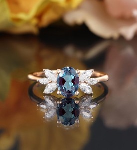 Bague de fiançailles en argent sterling 925 plaqué or 14 carats avec pierre précieuse Alexandrite à changement de couleur, bijoux de luxe vintage pour mariage et soirée - Product Image 1