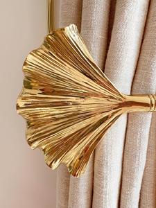 Attache de rideau décorative en métal doré en forme de feuille de Ginkgo de qualité supérieure, accessoire pour arrangement de rideaux, pour intérieurs modernes, vente en gros depuis l'Inde - Product Image 5