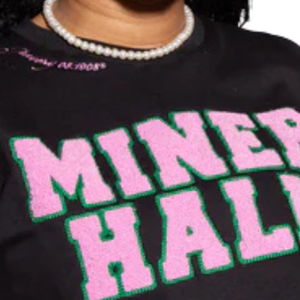 Sudadera negra de chenilla AKA Miner Hall para mujer, con letras griegas bordadas, cuello redondo premium, top de hermandad - Product Image 6