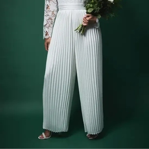 Nouveaux Survêtements Élégants au Design Tendance avec Logo Personnalisé – Ensemble 2 Pièces Respirant pour Femme, Idéal pour l'Entraînement - Product Image 6