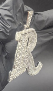 Colgante de Lujo Personalizado con Iniciales/Letras de Moissanita VVS Totalmente Cubierta de Piedras, Certificado, Estilo Hip Hop, Plata 925, Regalo para Raperos - Product Image 2