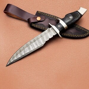 Cuchillo de caza de acero de Damasco con punta de gota, mango de madera y filo recto para uso en exteriores, Short Sign Industry - Product Image 4