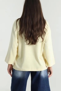 เสื้อยืดผู้หญิง EVER GLOW Best Style Plus Size ระบายอากาศได้ดี แขนยาว คอวี ผ้าฝ้ายลำลอง ใส่สบาย เป็นมิตรกับสิ่งแวดล้อม ปักลายสำหรับฤดูร้อน - Product Image 2
