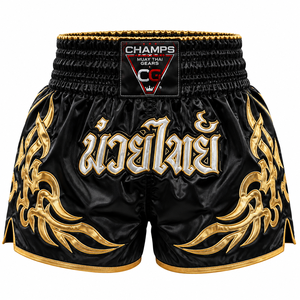 Pantalones Cortos de Muay Thai Champs, Color Verde Satinado, con Escritura Tailandesa Plateada y Diseño Tribal, Corte Regular para Hombre - Product Image 6