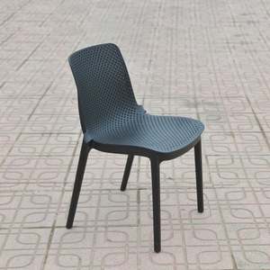 Chaise de salle à manger moderne minimaliste en plastique PP de haute qualité avec revêtement en tissu pour une utilisation en extérieur et à la maison - Product Image 5