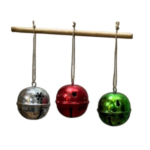 Cascabeles de Metal coloridos decorativos superventas con cuerda colgante adorno de Navidad con acabado de hoja de alta calidad - Product Image 1
