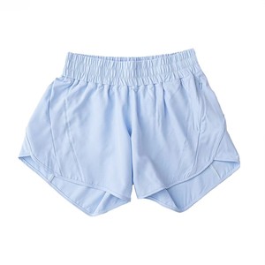 Shorts de sport blancs tricotés taille haute pour femme, coupe ample, respirants, taille élastique, couleur unie, décontractés, pour l'été - Product Image 4